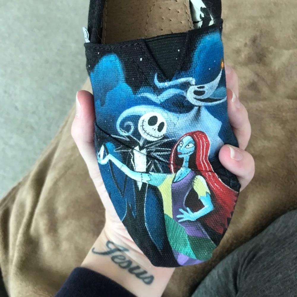 Custom Hand Painted Toms View 2